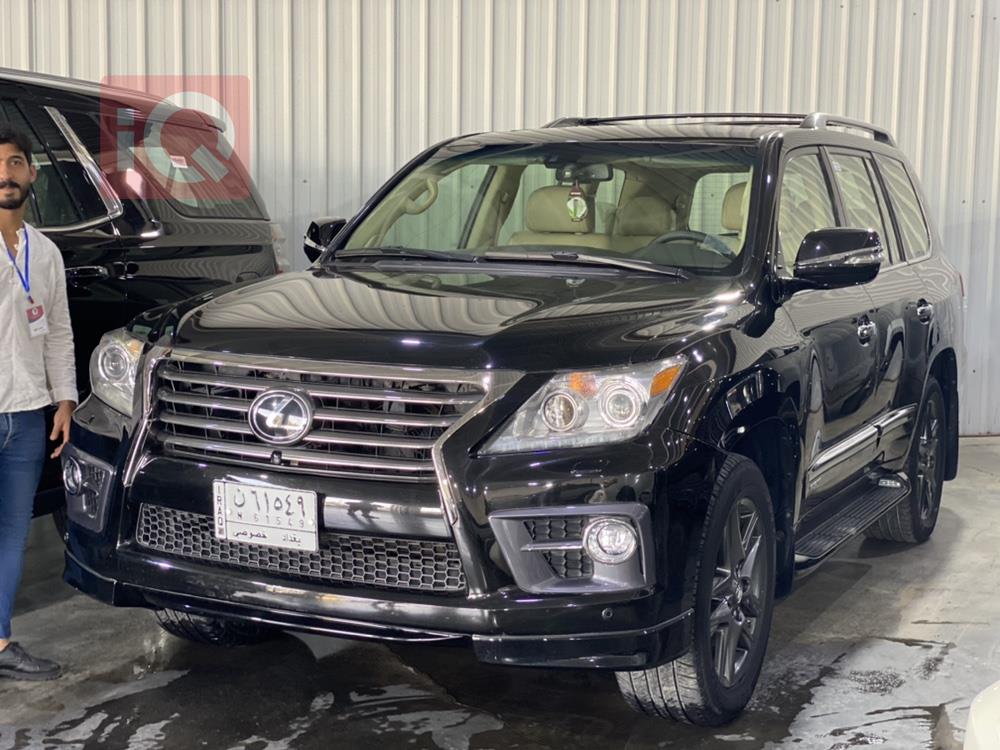 Lexus LX